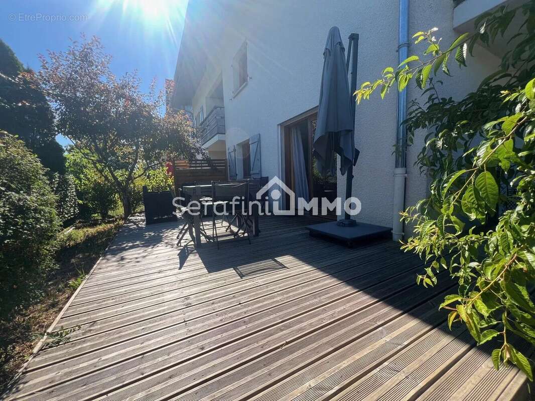 Appartement à POISY