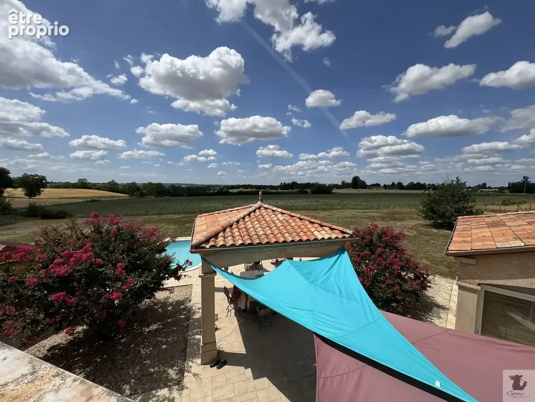 À 5 minutes du centre d’Issigeac, belle propriété de 220 m2 habitables, parfaitement entretenue et sans travaux à prévoir - photo 3