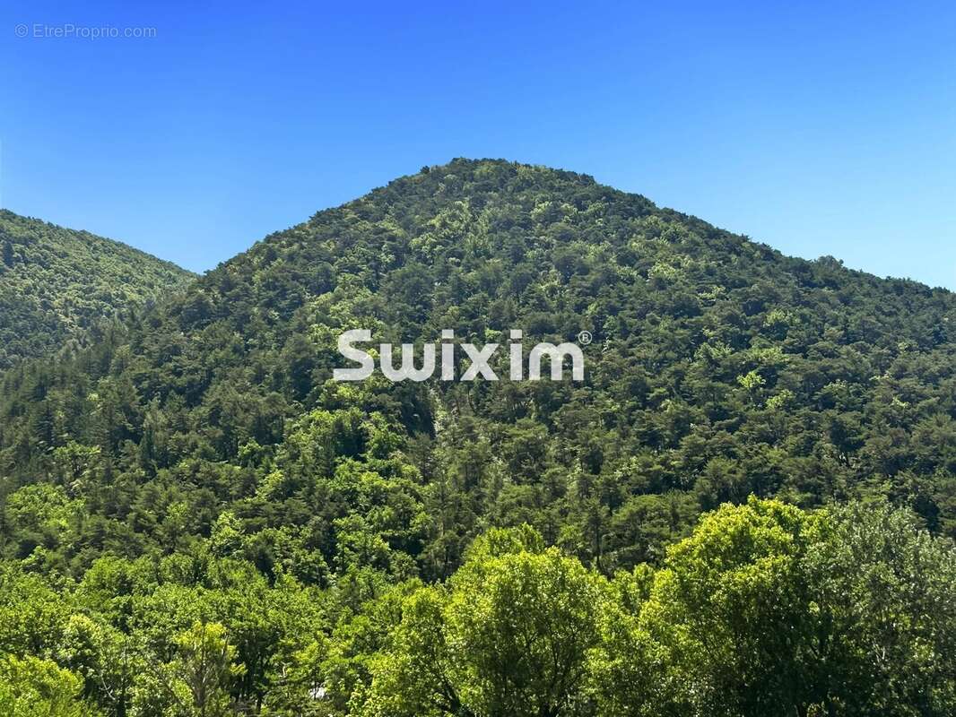 Terrain à NYONS
