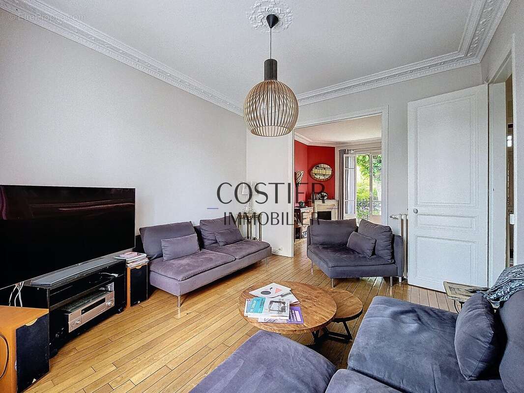 Maison à CHENNEVIERES-SUR-MARNE