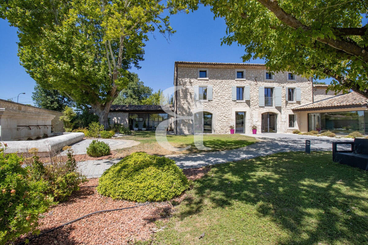 Maison à PERNES-LES-FONTAINES