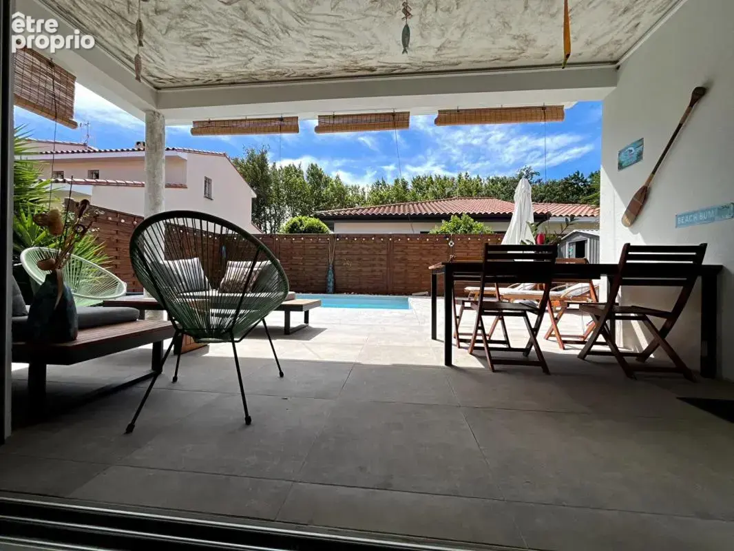 Magnifique maison 3 faces de 120 m² en R+1 contemporaine avec piscine au sel dans un secteur prisé - photo 3