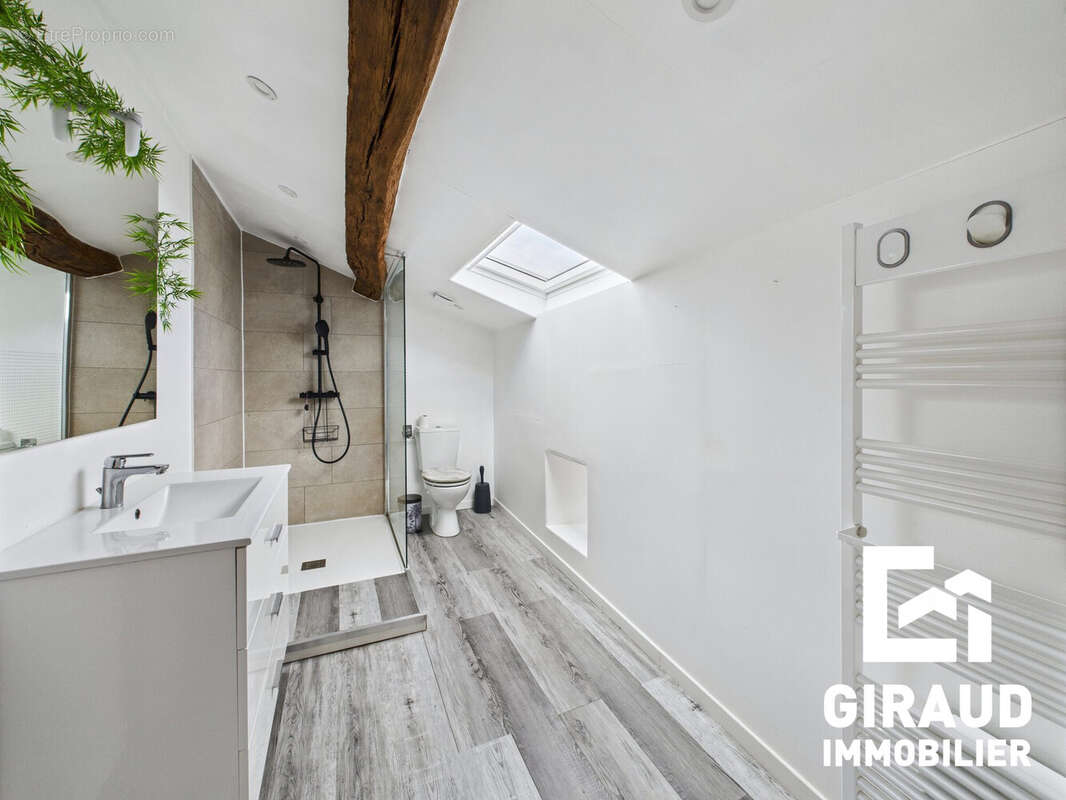 Maison à SAINT-ETIENNE-DE-BRILLOUET