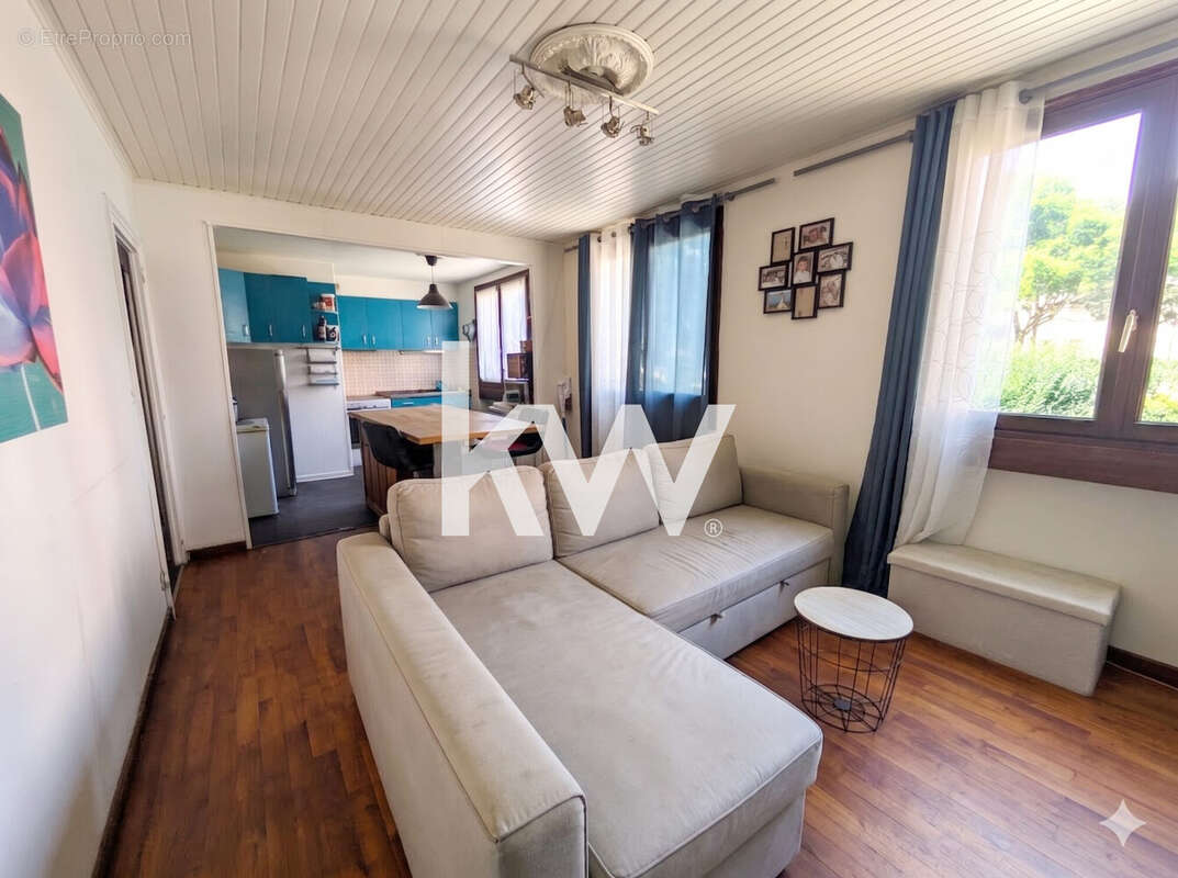 Appartement 84 m² à Saint-Etienne  - photo 2