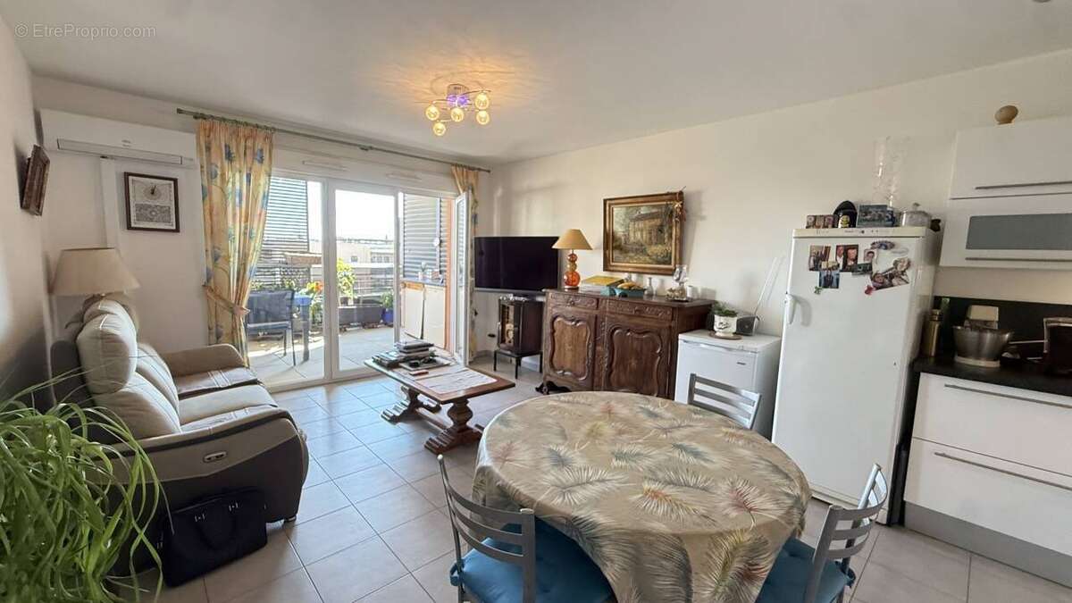 Appartement à ROQUEBRUNE-SUR-ARGENS