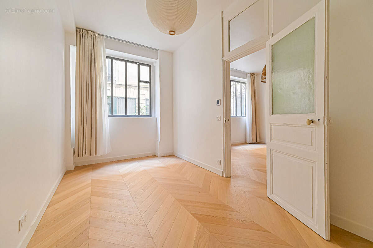 Appartement à PARIS-9E