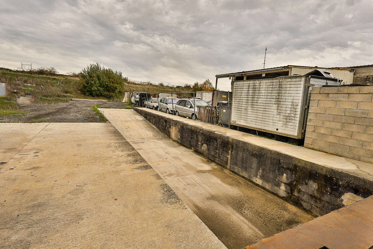 Commerce à SAINT-GERMAIN-LAVAL