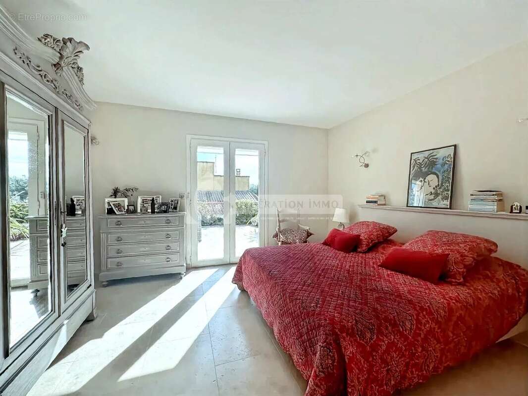 Belle Maison avec Piscine à vendre surles hauteurs de Beaucaire - photo 9