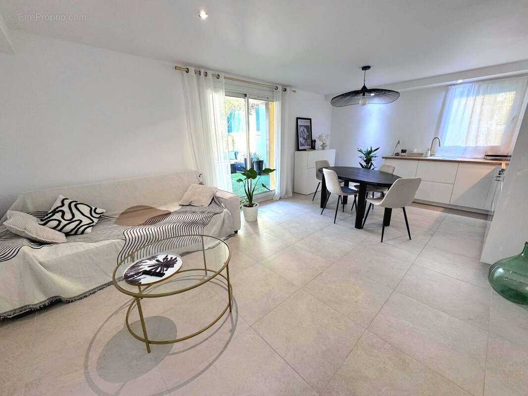 Appartement à MARSEILLE-9E