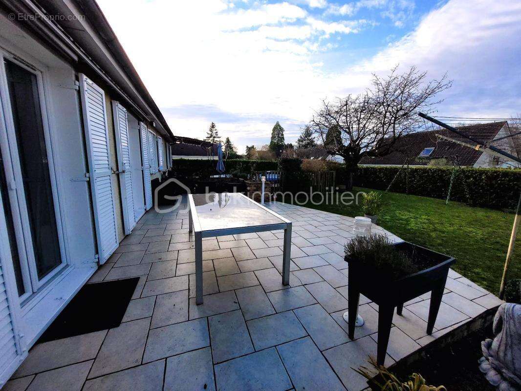 Maison à CLAYE-SOUILLY