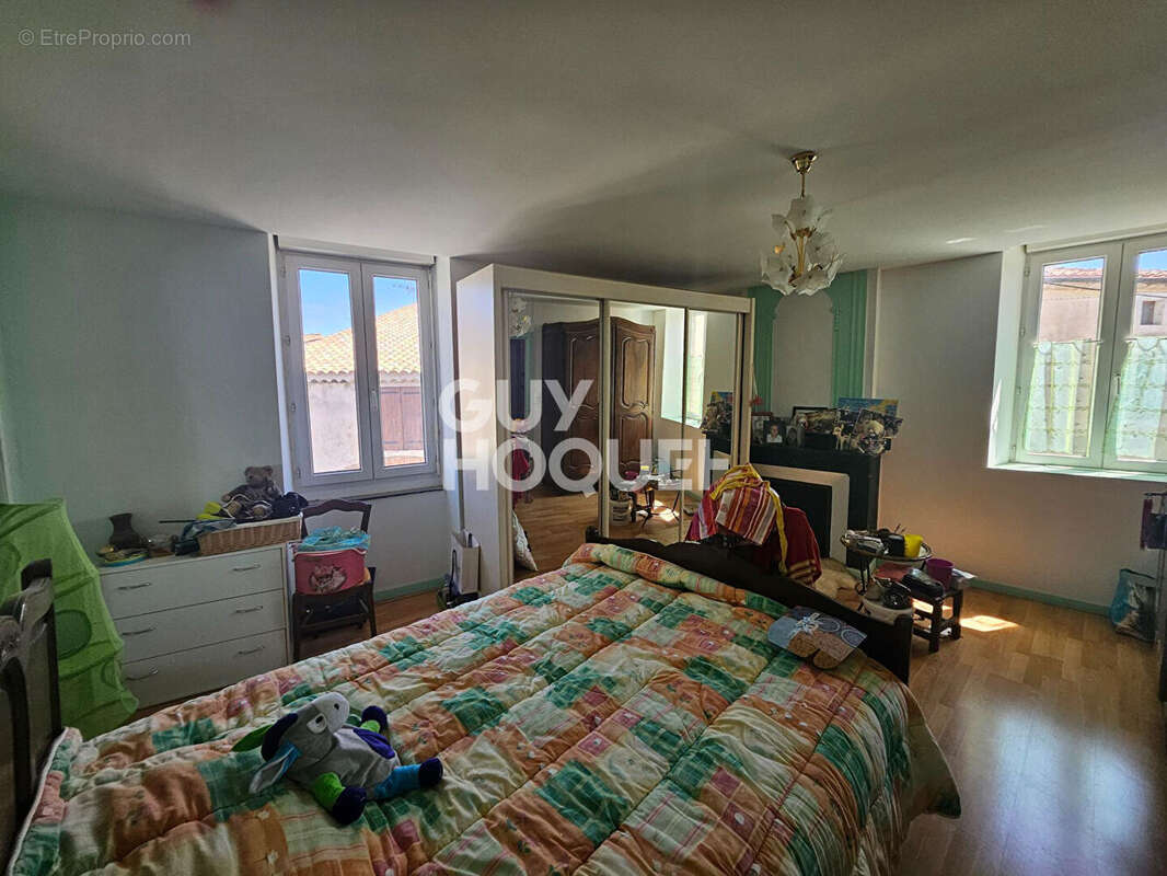 À vendre  Belle maison familiale au coeur de Olonzac - photo 6