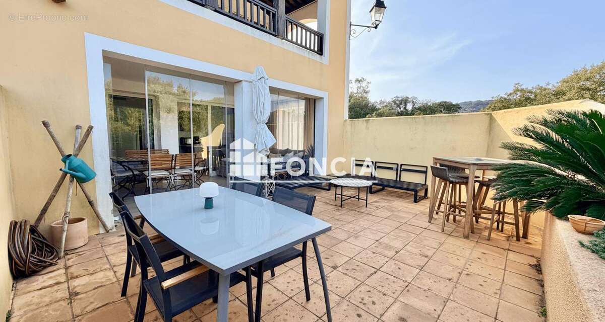 Appartement à GRIMAUD