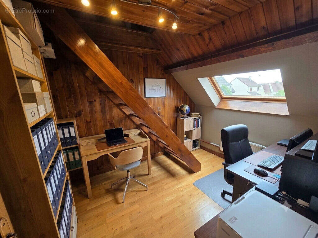 "Marie Laurencin"  Villepinte : Pavillon ( F6) avec très bon confort de 136 m² Habitable - photo 8