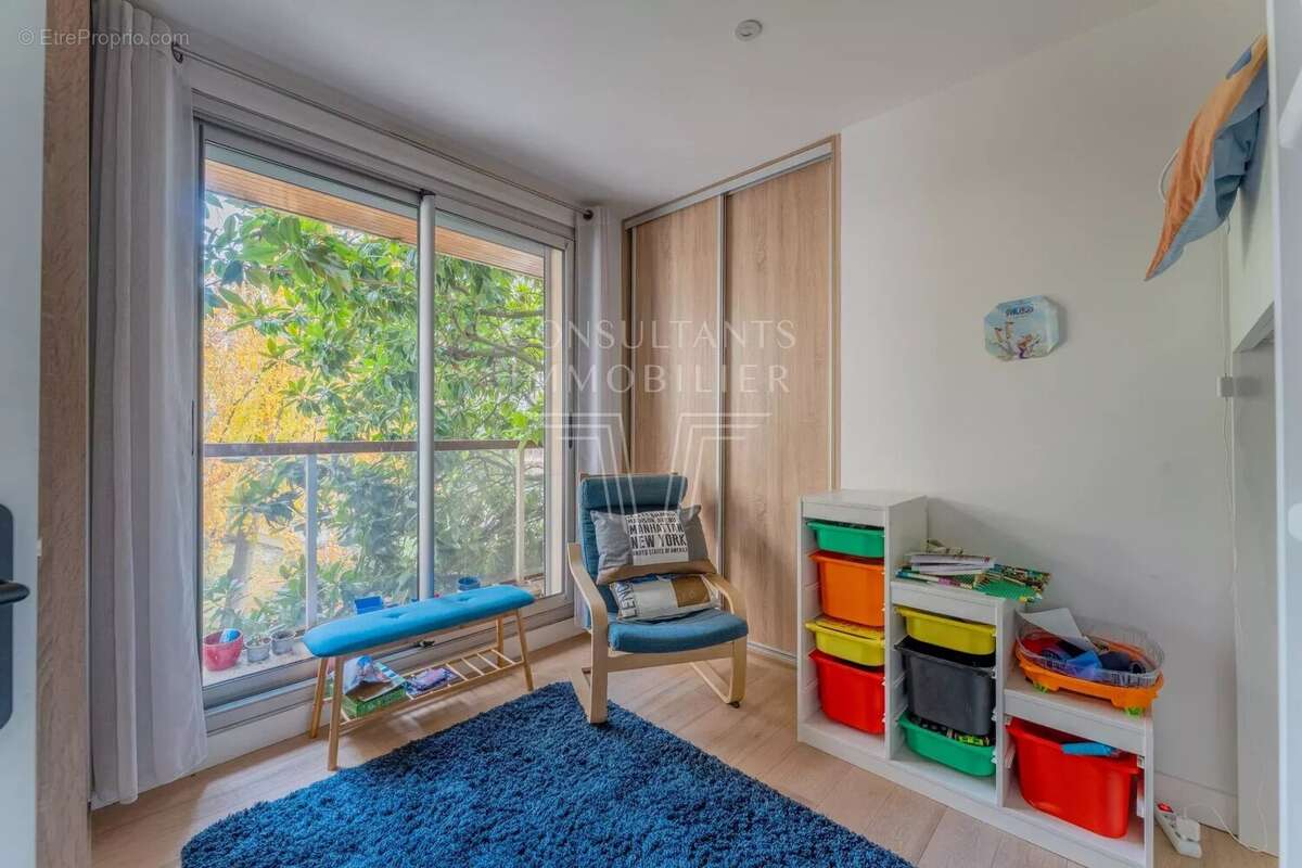 Appartement à NEUILLY-SUR-SEINE
