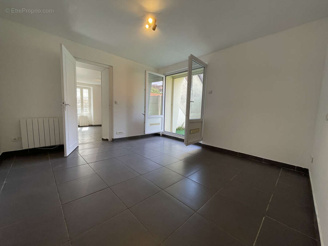 Appartement à LES MUREAUX