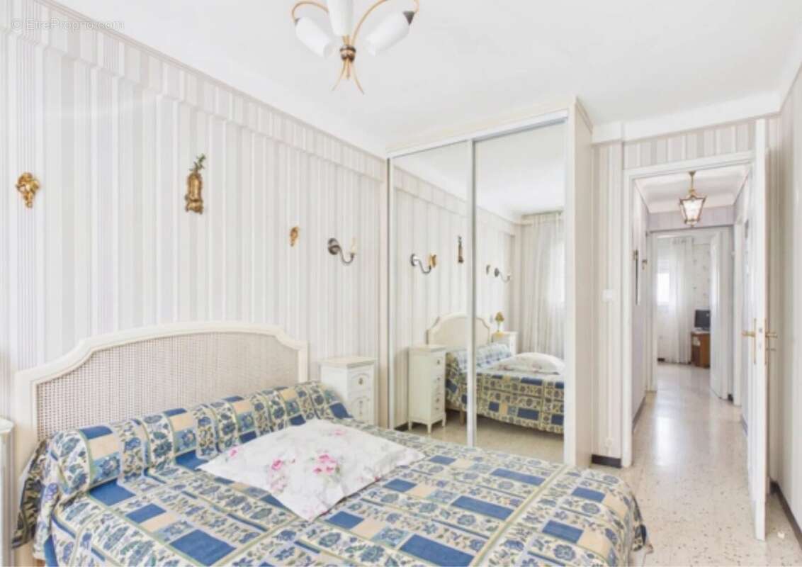  ideal famille - juan-les-pins centre – superbe t3 avec garage fermé - photo 4