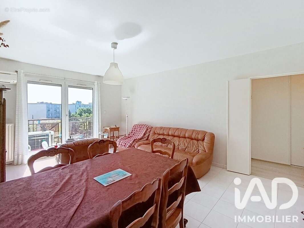 Photo 4 - Appartement à LE PLESSIS-TREVISE