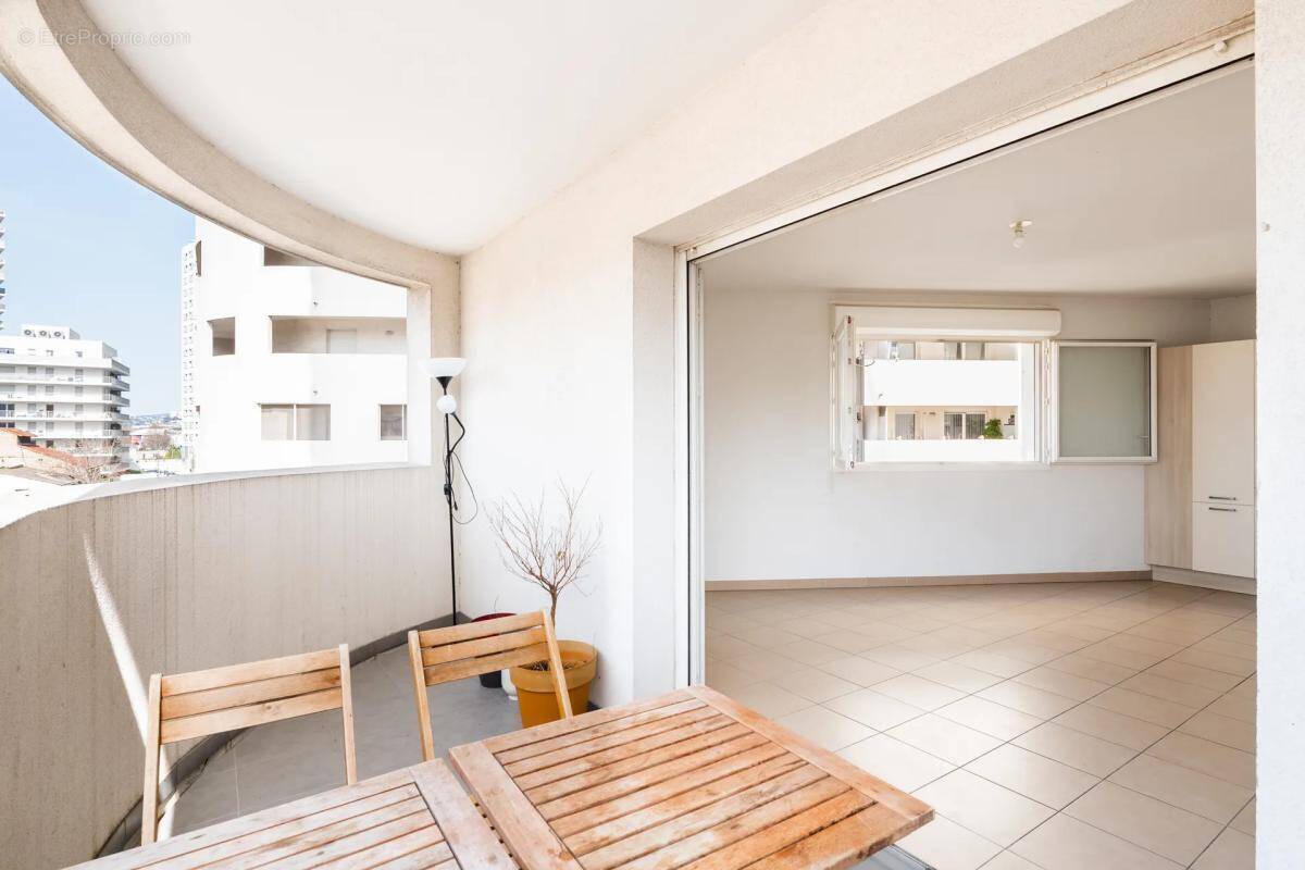 Appartement à MARSEILLE-3E
