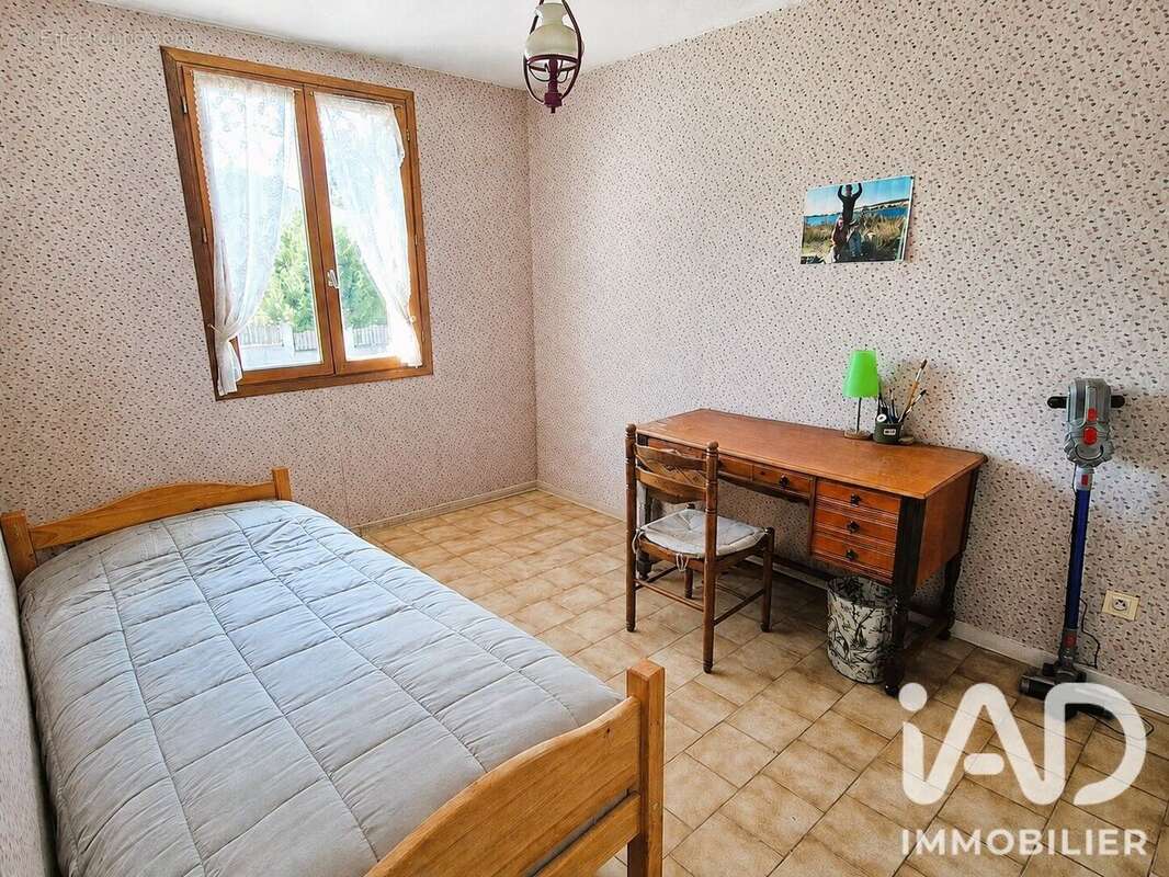 Photo 8