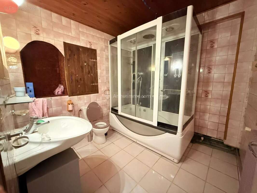 Maison à OUTREMECOURT