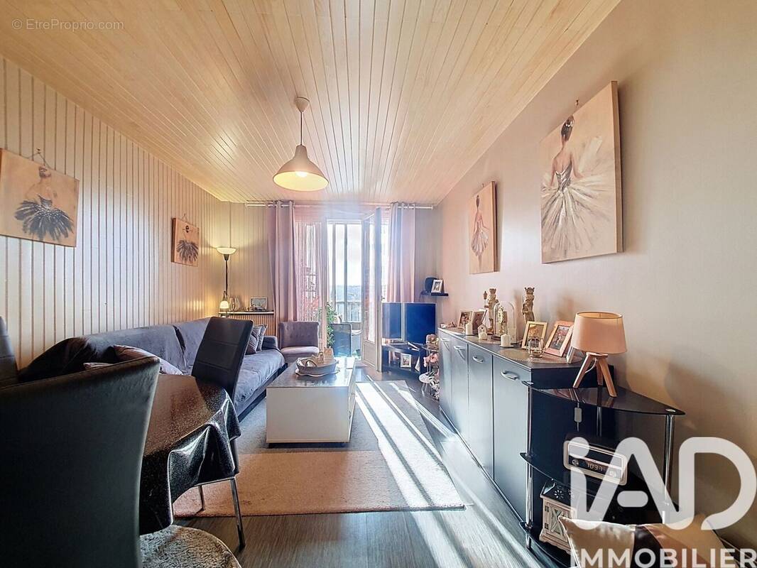Photo 1 - Appartement à LES PAVILLONS-SOUS-BOIS