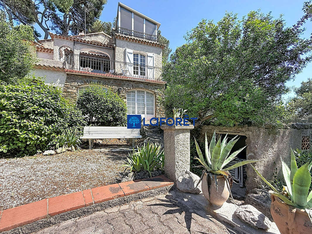 Maison à CARQUEIRANNE