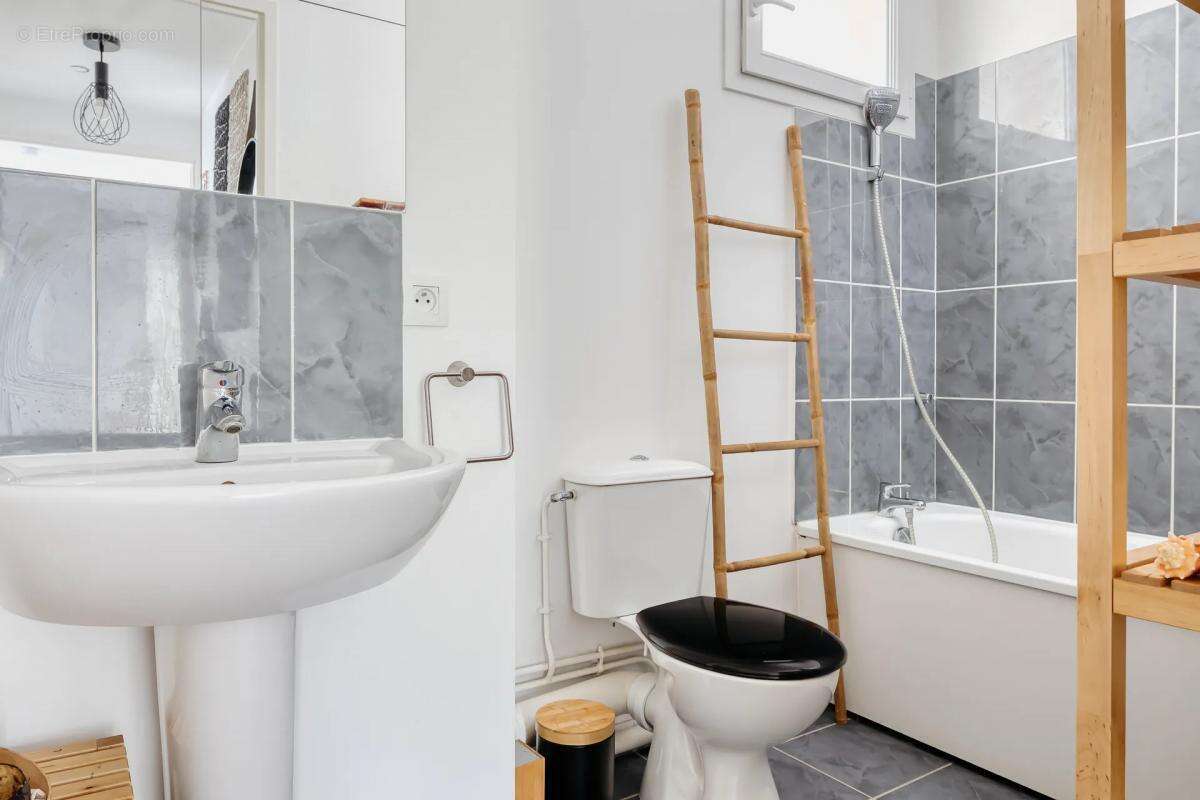 Appartement à VAL-DE-REUIL