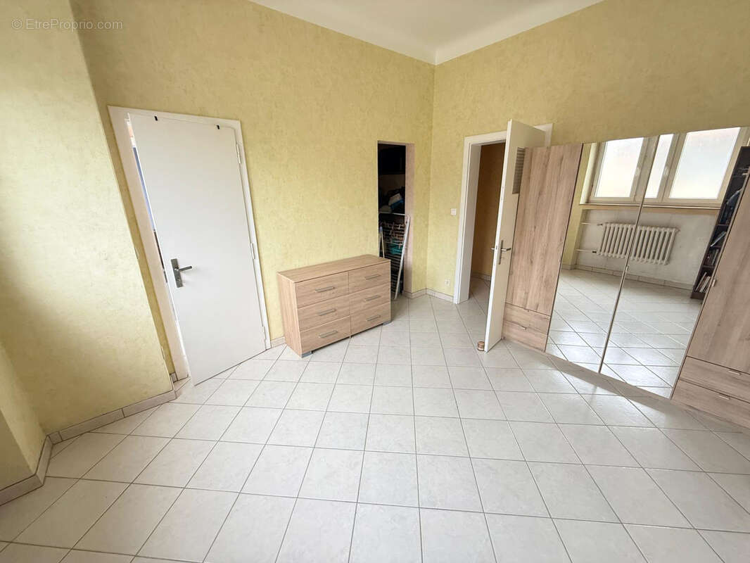 Appartement à MONTOIS-LA-MONTAGNE