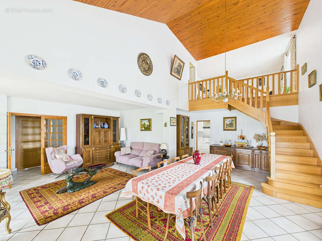 À l'intérieur, à l'extérieur, tout ici respire l'espace et la liberté ! - photo 7