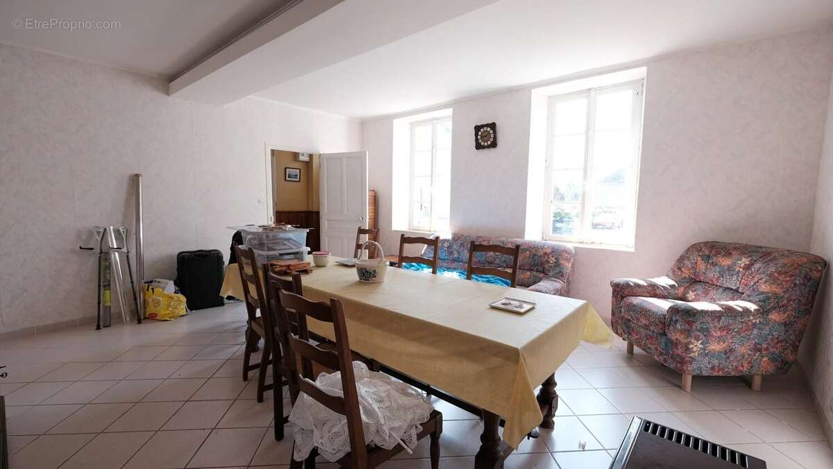 Grande propriété avec beaucoup de potentiel et de belles vues - photo 4