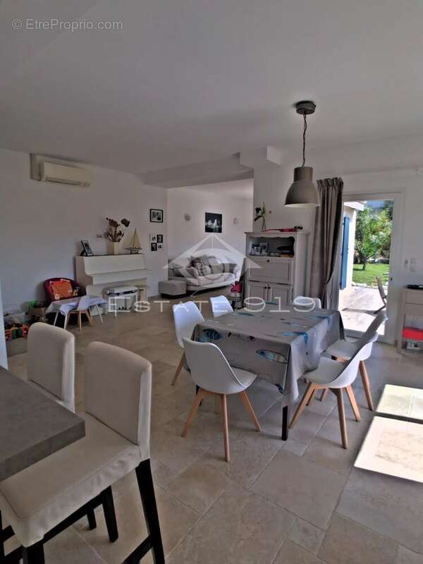 Maison à ROQUEFORT-LES-PINS
