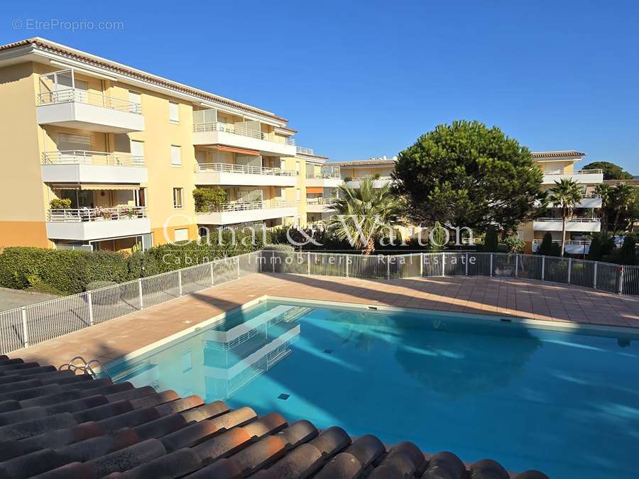 Proche du centre:  résidence standing avec piscine à cavalaire, t 2 avec une belle terrasse - photo 2
