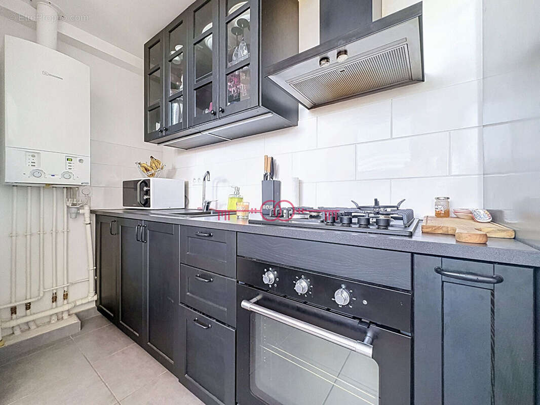 À VENDRE - Charmant 2 pièces lumineux avec terrasse, dernier étage et parking - Secteur Neufchâtel à Reims - photo 4