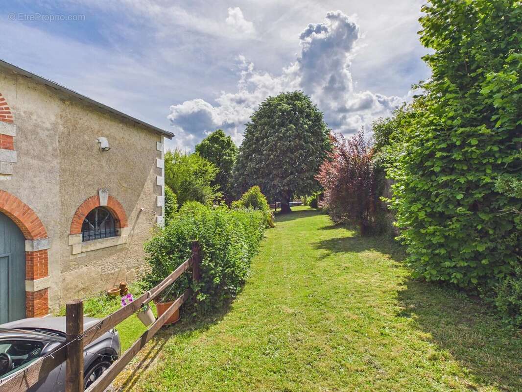 Maison à CHAMPAGNE-MOUTON
