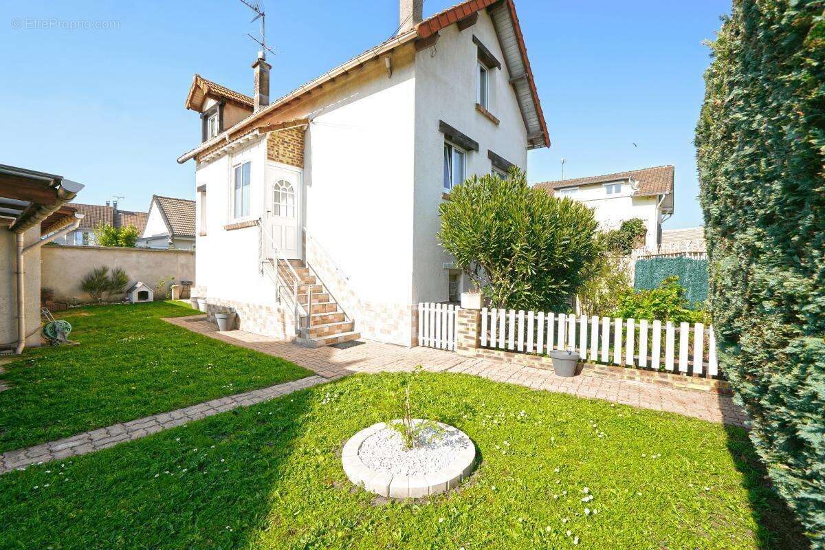 Maison à DEUIL-LA-BARRE