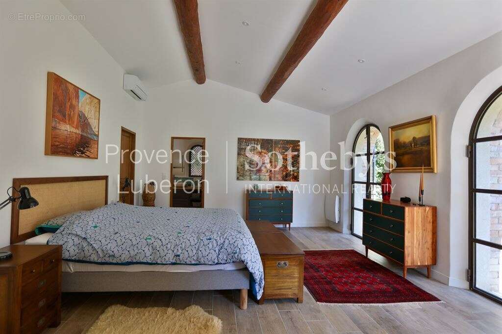 Maison à L&#039;ISLE-SUR-LA-SORGUE