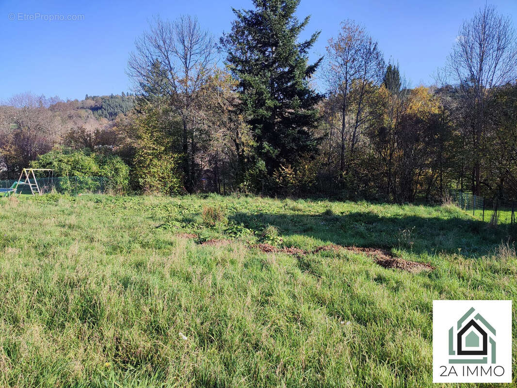 Terrain à PONTAUMUR