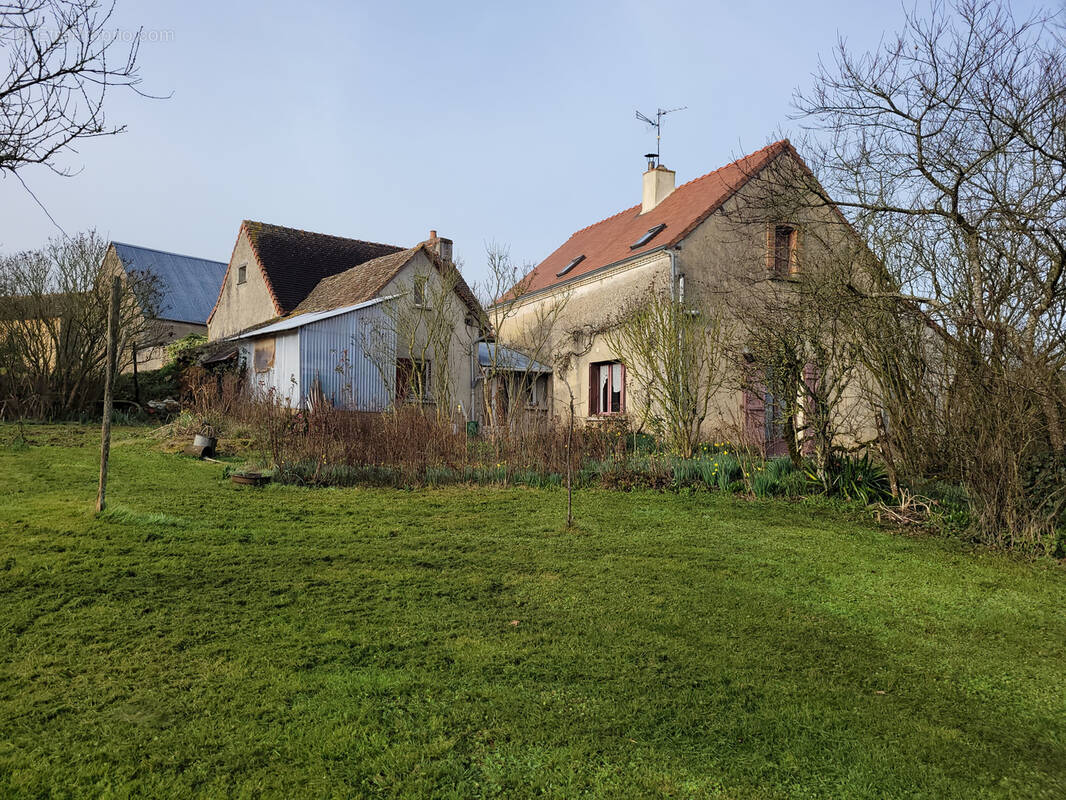 Maison à ASNIERES-SUR-VEGRE
