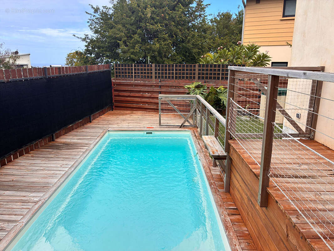 villa T5 avec piscine quartier grand fond à Saint-Leu - photo 11