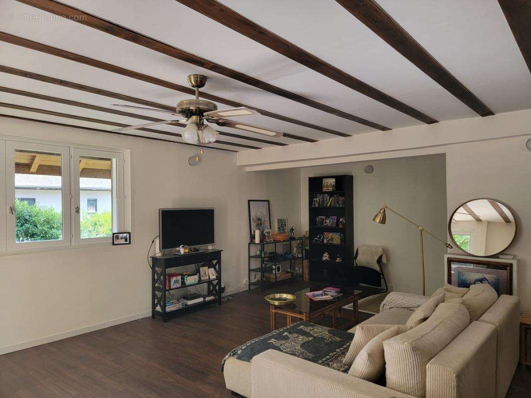 Appartement à ALLONZIER-LA-CAILLE