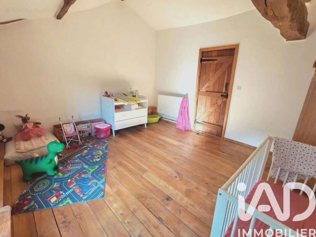 Maison 162 m² à Saint-Martin-Lars-En-Sainte-Hermine  - photo 6