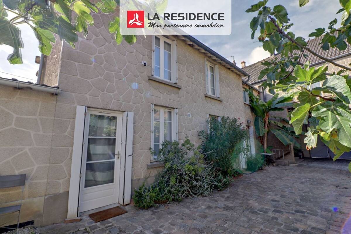 Maison à NEUVILLE-SUR-OISE