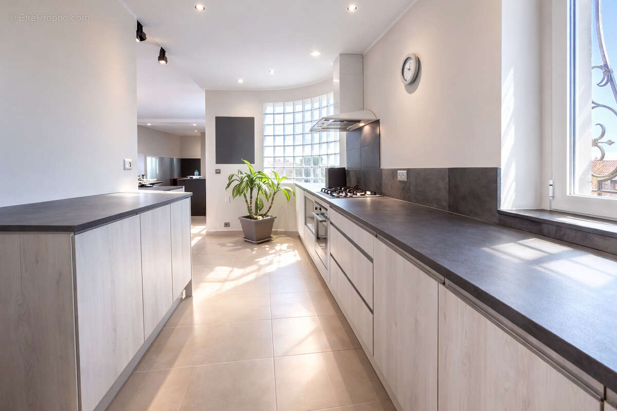 Appartement à VALLAURIS