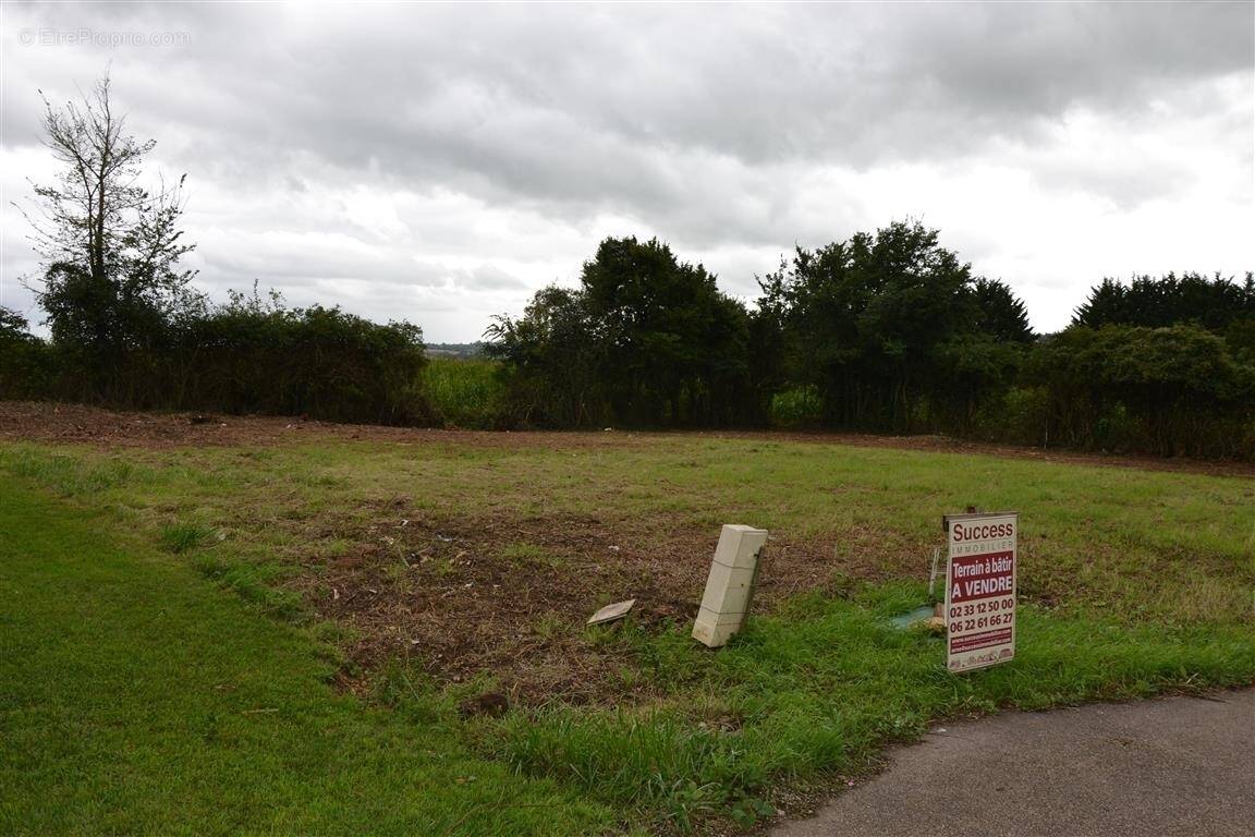 Terrain à GACE