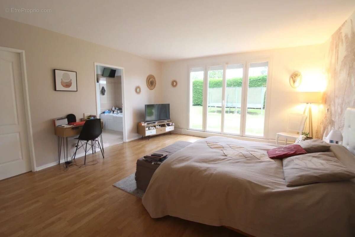 Maison à OZOIR-LA-FERRIERE