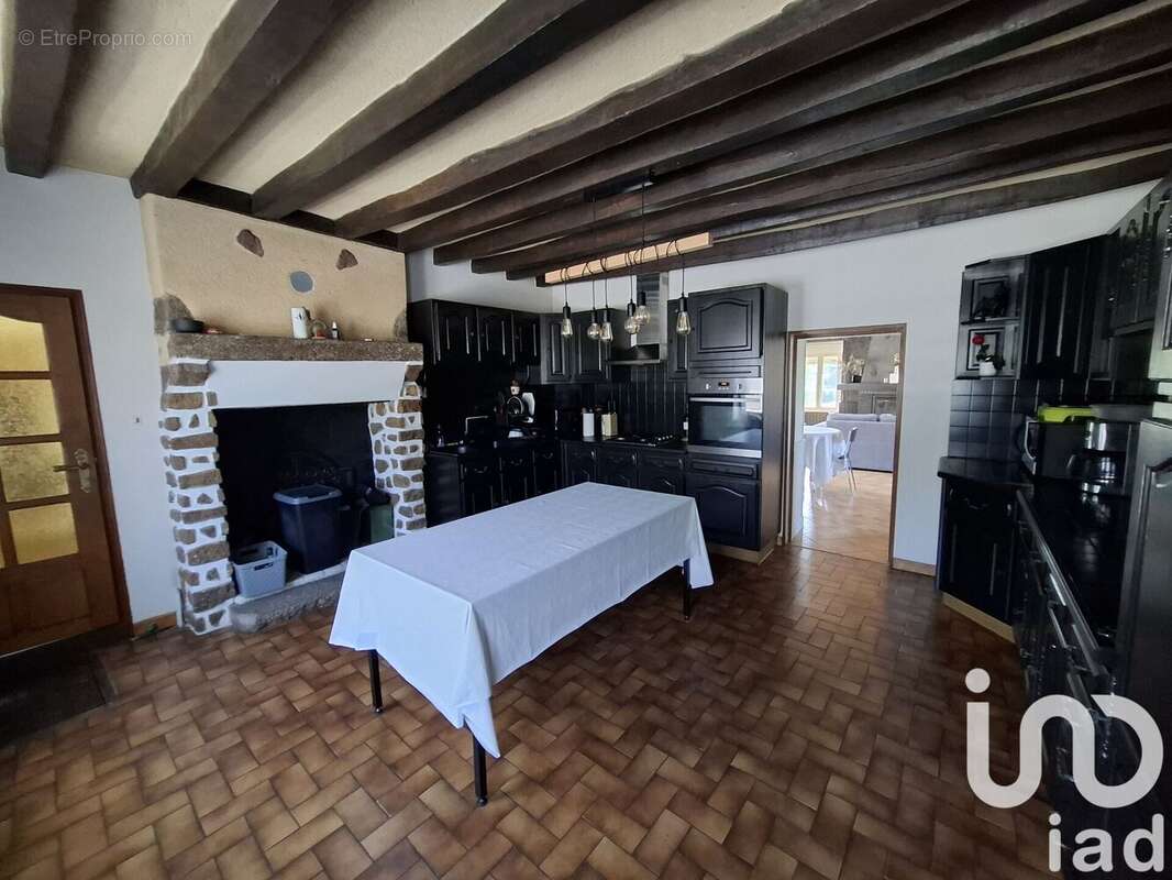 Maison 121 m² à Saint-Paul-Le-Gaultier  - photo 7