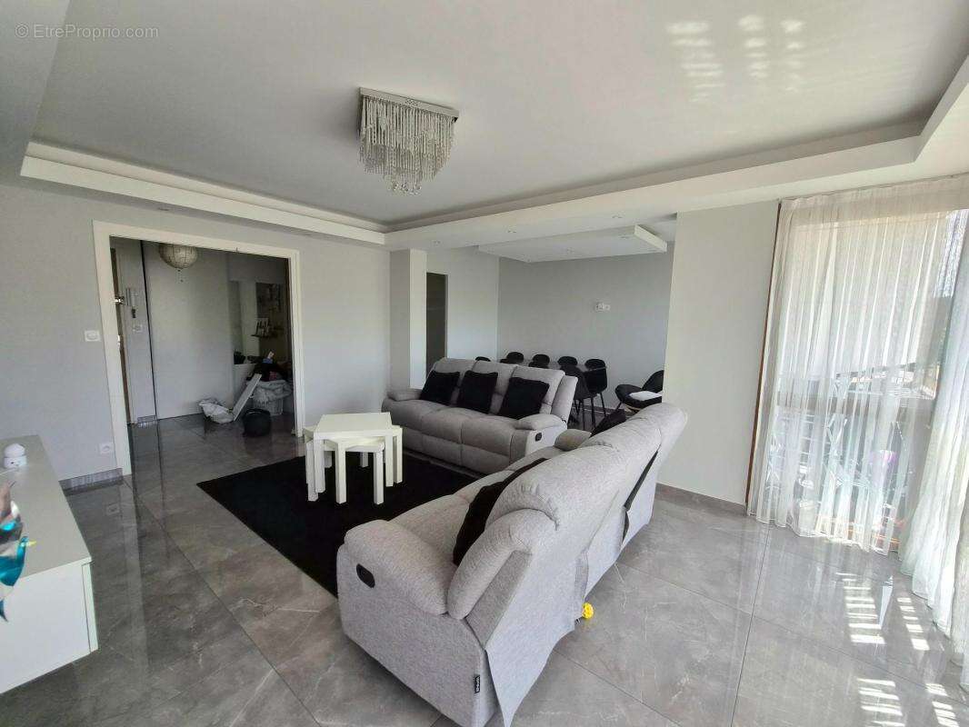 Grand appartement rénové avec balcons et suite parentale - photo 5