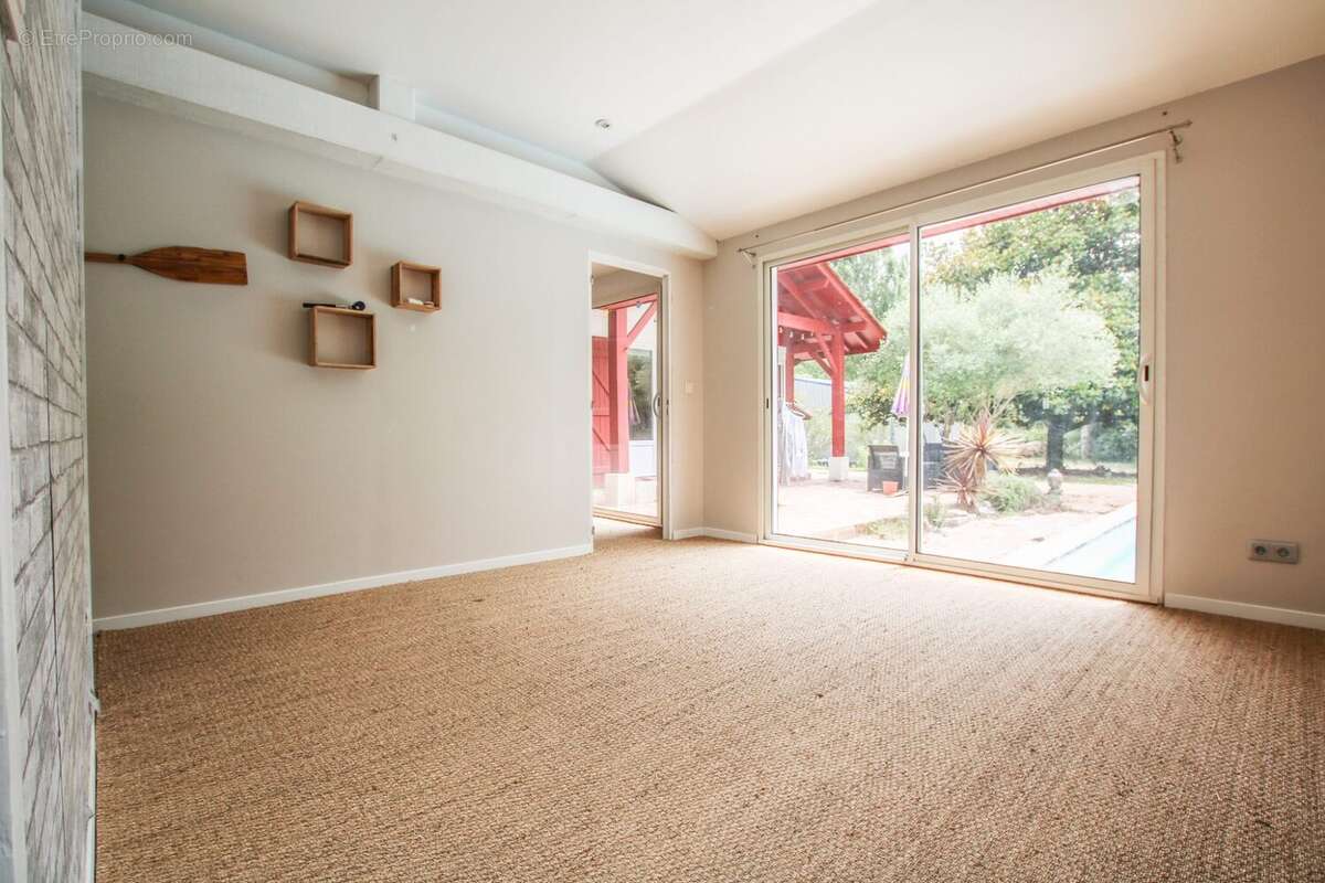 Maison 162 m² à Pugnac  - photo 9
