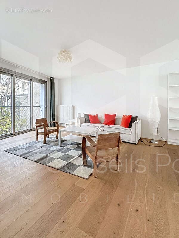 Appartement à PARIS-14E
