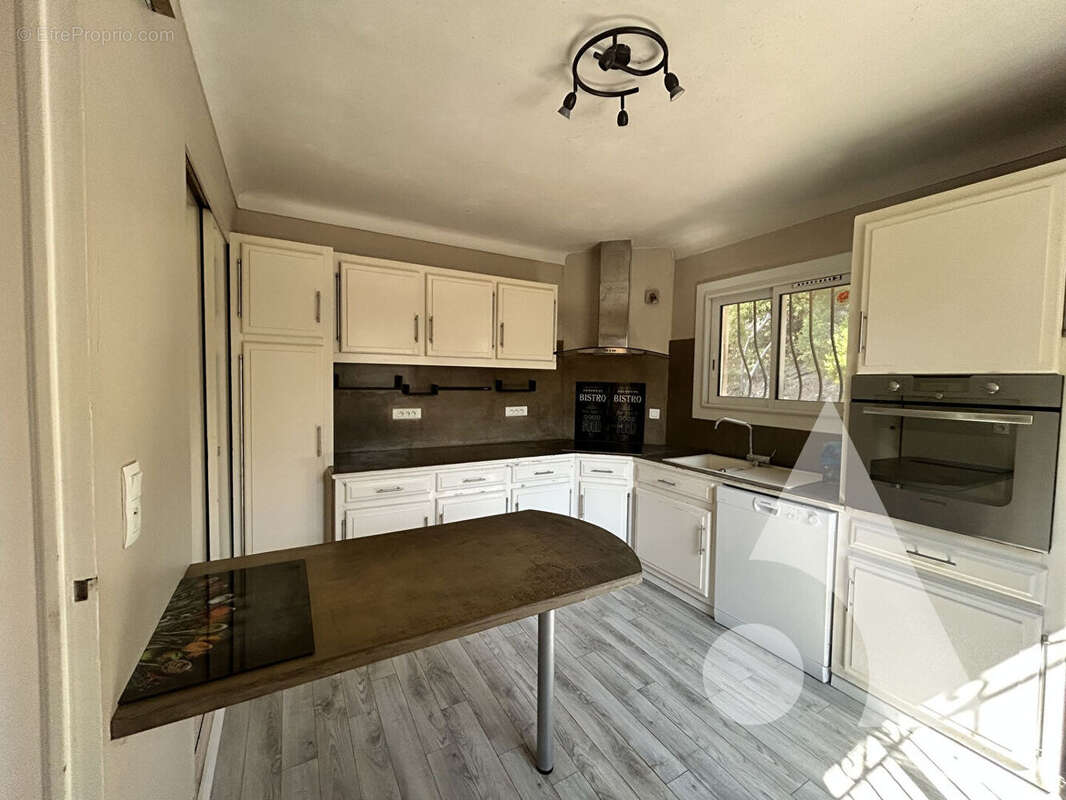 Saint-raphael maison avec studio indépendant, véranda, garage et vue dégagée - photo 6